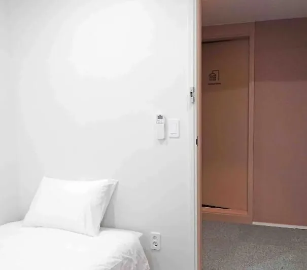 Guest house Urban Bridge Stay U Busan